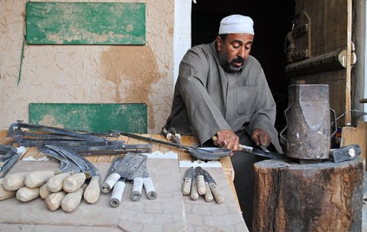 صناعة السيوف و الخناجر